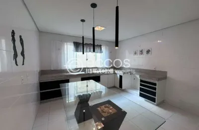 Casa em condomínio para aluguel, 4 quartos, 4 suítes, 2 vagas, nova uberlândia - uberlândia/mg