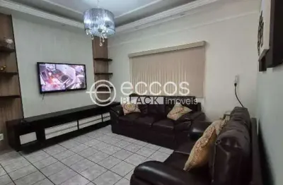 Casa para aluguel, 3 quartos, 1 suíte, 2 vagas, laranjeiras - uberlândia/mg