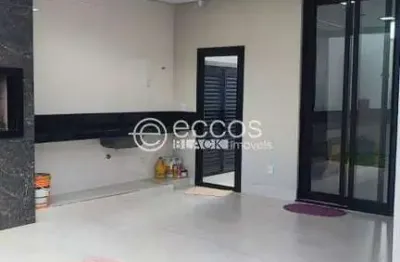 Casa à venda, 3 quartos, 3 suítes, 2 vagas, aclimação - uberlândia/mg