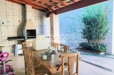 Casa com 3 quartos à venda na Avenida Anália Resende Siquieroli, 2693, Santa Rosa, Uberlândia