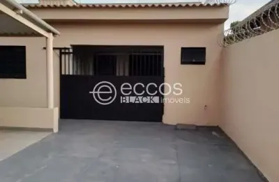 Casa com 6 quartos à venda na Rua Calixto Alves de Souza, 618, Parque das Gameleiras, Uberaba