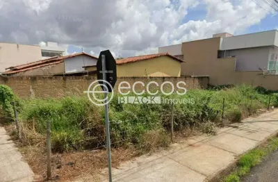 Terreno à venda na Rua dos Pica Paus, 61, Nova Uberlândia, Uberlândia