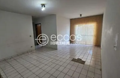 Apartamento à venda, 3 quartos, 1 suíte, 2 vagas, copacabana - uberlândia/mg