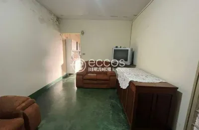 Casa à venda, 4 quartos, 1 suíte, 3 vagas, tibery - uberlândia/mg