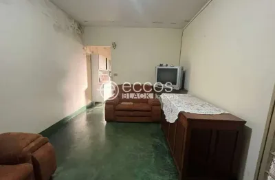Casa à venda, 4 quartos, 1 suíte, 3 vagas, tibery - uberlândia/mg