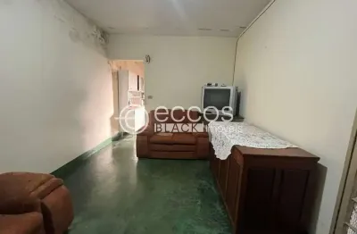 Casa à venda, 4 quartos, 1 suíte, 3 vagas, tibery - uberlândia/mg