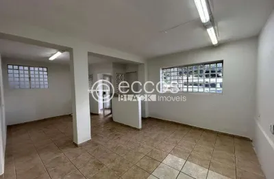 Casa com 3 quartos à venda na Avenida Raulino Cotta Pacheco, Martins, Uberlândia