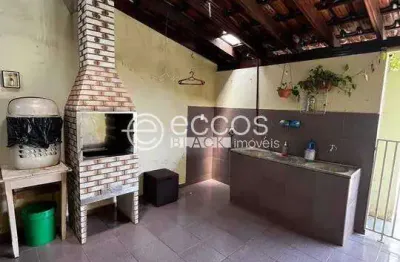 Casa à venda, 4 quartos, 1 suíte, 2 vagas, martins - uberlândia/mg