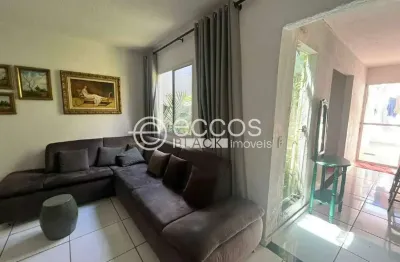 Casa em condomínio à venda, 3 quartos, 1 suíte, 2 vagas, aclimação - uberlândia/mg