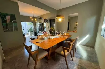 Casa à venda, 2 quartos, 1 suíte, 2 vagas, fabrício - uberaba/mg