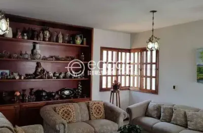 Casa à venda, 3 quartos, 1 suíte, 4 vagas, rosário - araguari/mg