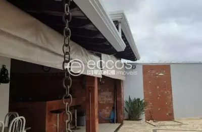 Casa à venda, 3 quartos, 1 suíte, 2 vagas, sibipiruna - araguari/mg