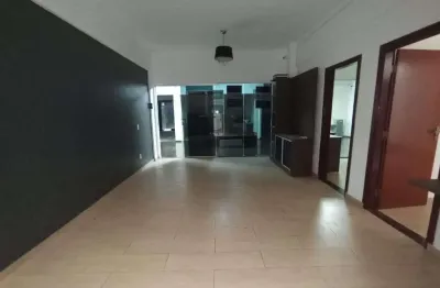Sala comercial para alugar na Avenida Tiradentes, 322, Centro, Araguari