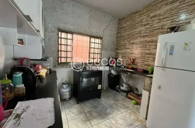 Casa à venda, 4 quartos, 1 suíte, 2 vagas, são jorge - uberlândia/mg