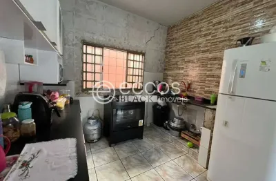Casa à venda, 4 quartos, 1 suíte, 2 vagas, são jorge - uberlândia/mg
