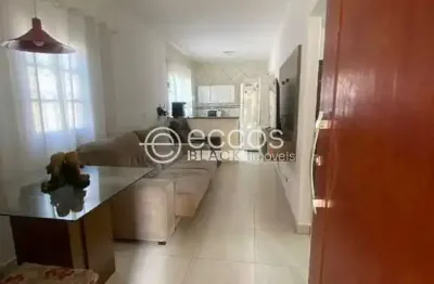 Casa com 3 quartos à venda na Rua Carvalho de Mendonça, 1409, Pampulha, Uberlândia