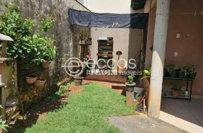 Casa à venda, 3 quartos, 1 suíte, jardim regina - araguari/mg
