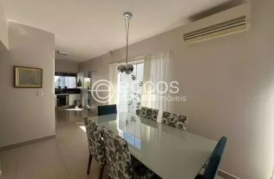 Casa à venda, 2 quartos, 2 suítes, 2 vagas, martins - uberlândia/mg