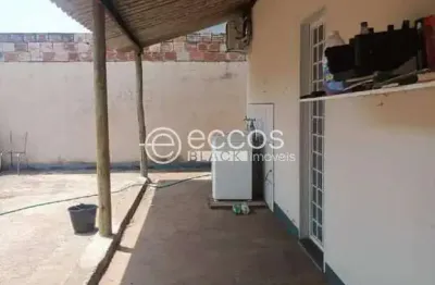 Casa à venda, 2 quartos, 1 suíte, 3 vagas, jardim europa - uberlândia/mg