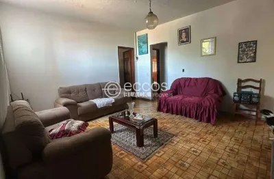 Apartamento para aluguel, 4 quartos, 1 suíte, 3 vagas, miranda - araguari/mg