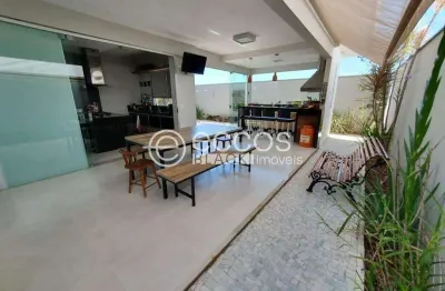 Casa em condomínio à venda, 3 quartos, 1 suíte, 2 vagas, laranjeiras - uberlândia/mg