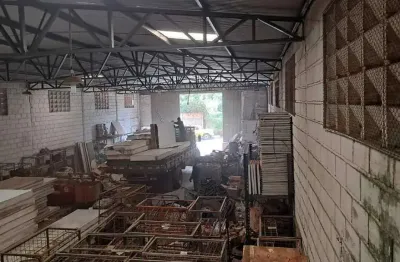 Barracão / Galpão / Depósito à venda na Rua José Alves Garcia, 2114, Marta Helena, Uberlândia