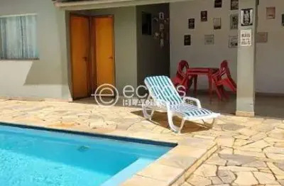 Casa para aluguel, 3 quartos, 1 suíte, 4 vagas, segismundo pereira - uberlândia/mg