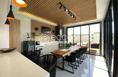 Casa em condomínio para aluguel, 3 quartos, 3 suítes, 4 vagas, laranjeiras - uberlândia/mg