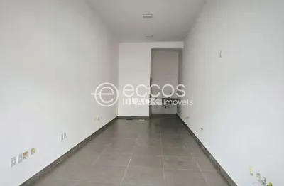 Sala comercial para alugar na Avenida Quinta Alto Umuarama, 289, Aclimação, Uberlândia