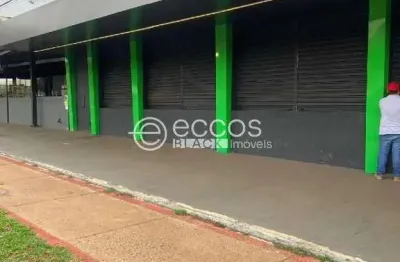 Sala comercial para alugar na Avenida Rondon Pacheco, Saraiva, Uberlândia