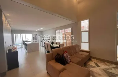 Casa à venda, 3 quartos, 3 suítes, 4 vagas, laranjeiras - uberlândia/mg