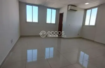 Sala comercial para alugar na Avenida Vasconcelos Costa, 1020, Martins, Uberlândia