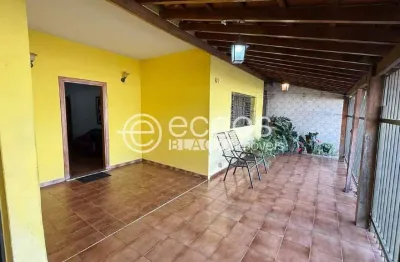 Casa à venda, 4 quartos, 2 suítes, 2 vagas, brasil - uberlândia/mg