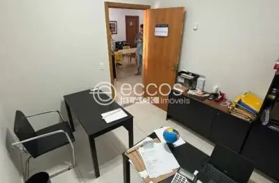 Sala comercial para alugar na Rua Felisberto Carrijo, 1963, Patrimônio, Uberlândia