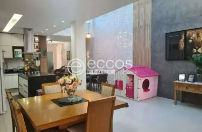 Casa à venda, 4 quartos, 1 suíte, 2 vagas, santa rosa - uberlândia/mg