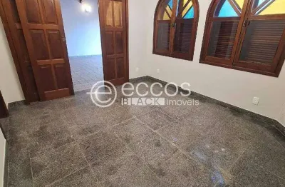 Casa à venda, 4 quartos, 2 suítes, 2 vagas, bosque - araguari/mg