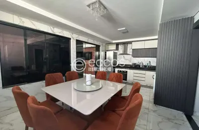 Casa em condomínio à venda, 3 quartos, 1 suíte, 2 vagas, aclimação - uberlândia/mg