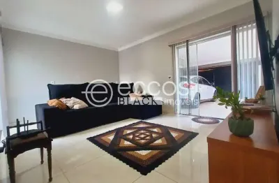 Casa à venda, 2 quartos, 1 suíte, 3 vagas, jardim itália - uberaba/mg