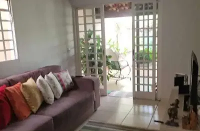 Casa à venda, 2 quartos, 3 vagas, granada - uberlândia/mg