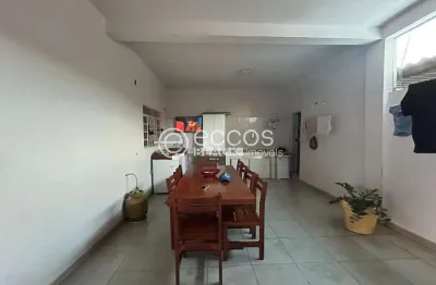 Casa à venda, 3 quartos, 1 suíte, 2 vagas, jardim europa - uberlândia/mg
