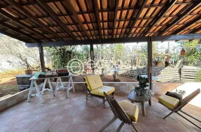 Casa à venda, 2 quartos, 2 suítes, 3 vagas, segismundo pereira - uberlândia/mg