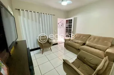 Casa à venda, 3 quartos, 1 suíte, 2 vagas, jardim holanda - uberlândia/mg
