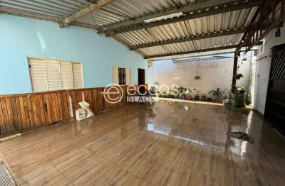 Casa à venda, 2 quartos, 3 vagas, mansour - uberlândia/mg
