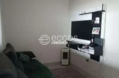 Casa à venda, 2 quartos, 1 suíte, 2 vagas, jardim brasília - uberlândia/mg
