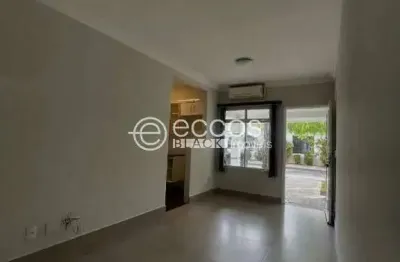 Casa em condomínio à venda, 3 quartos, 1 suíte, 2 vagas, gravatás - uberlândia/mg