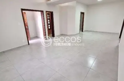 Casa à venda, 3 quartos, 1 suíte, 2 vagas, jardim regina - araguari/mg