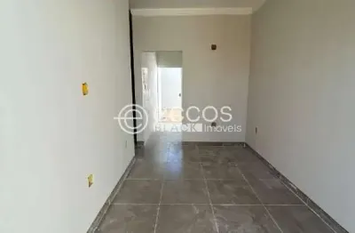 Casa à venda, 2 quartos, 1 suíte, 2 vagas, laranjeiras - uberlândia/mg
