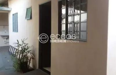 Kitnet / Stúdio à venda na Rua Jaime Bilharinho, Fabrício, Uberaba