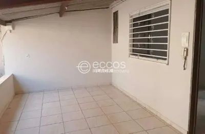 Casa para aluguel, 3 quartos, 1 suíte, 1 vaga, independência - araguari/mg