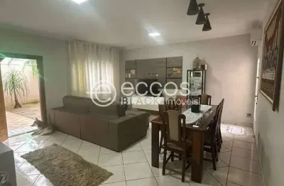 Casa à venda, 3 quartos, 1 suíte, 2 vagas, jardim nenê gomes - uberaba/mg